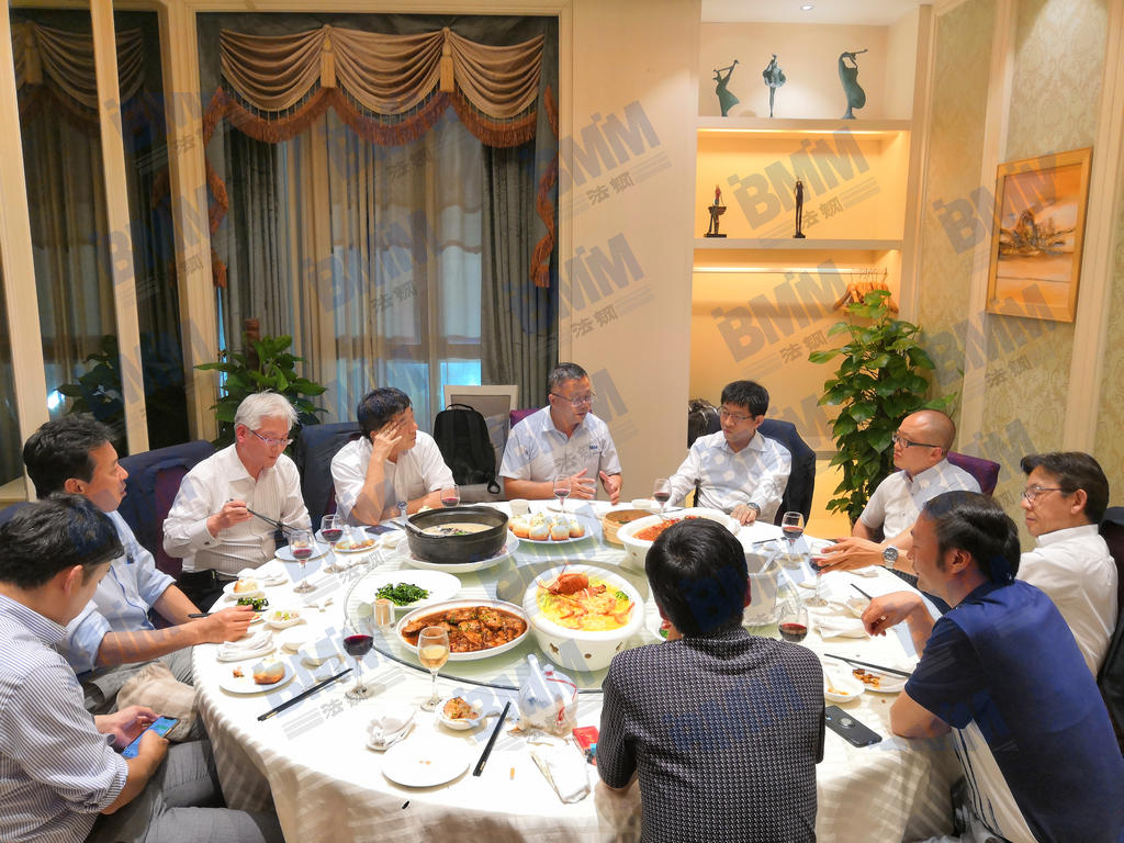 訪問結束后，法鋼集團負責人邀請JFE鋼鐵高層共進晚餐